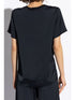 camiseta con cuello decorativo